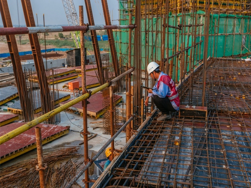 Aplicación de andamios en trabajos de restauración y mantenimiento
